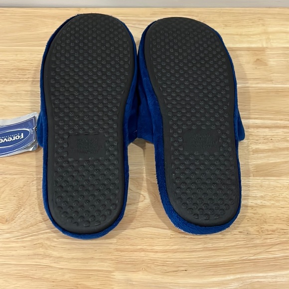 NHL | Winnipeg Jets Slippers - Picture 3 of 3